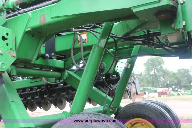 image for item I8062 2004 John Deere 455 grain drill