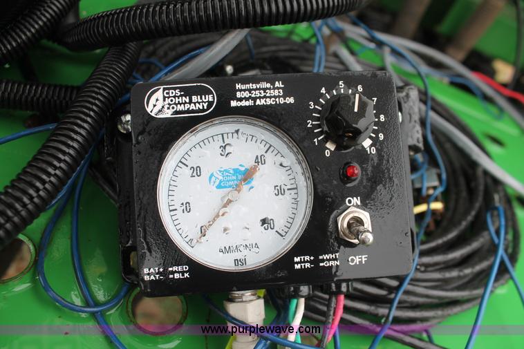 image for item I8062 2004 John Deere 455 grain drill