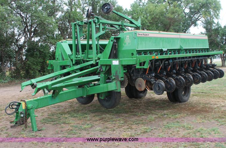 image for item I8070 Great Plains Solid Stand 30 folding no-till drill