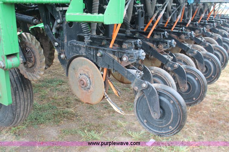 image for item I8070 Great Plains Solid Stand 30 folding no-till drill