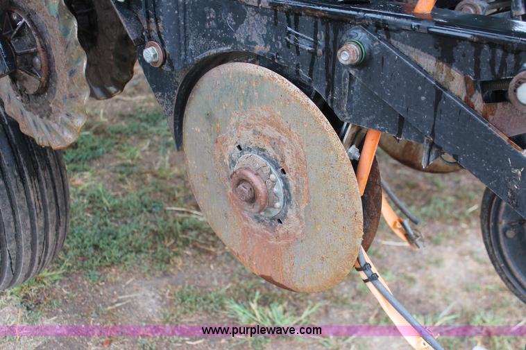 image for item I8070 Great Plains Solid Stand 30 folding no-till drill