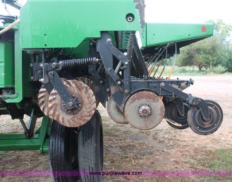 image for item I8070 Great Plains Solid Stand 30 folding no-till drill