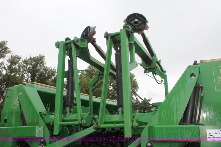 image for item I8070 Great Plains Solid Stand 30 folding no-till drill