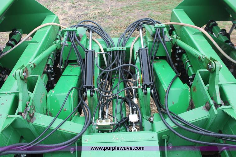 image for item I8070 Great Plains Solid Stand 30 folding no-till drill