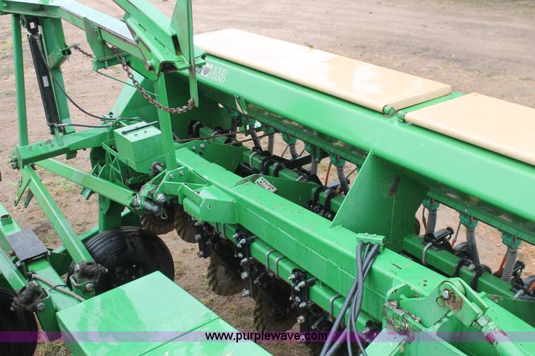 image for item I8070 Great Plains Solid Stand 30 folding no-till drill