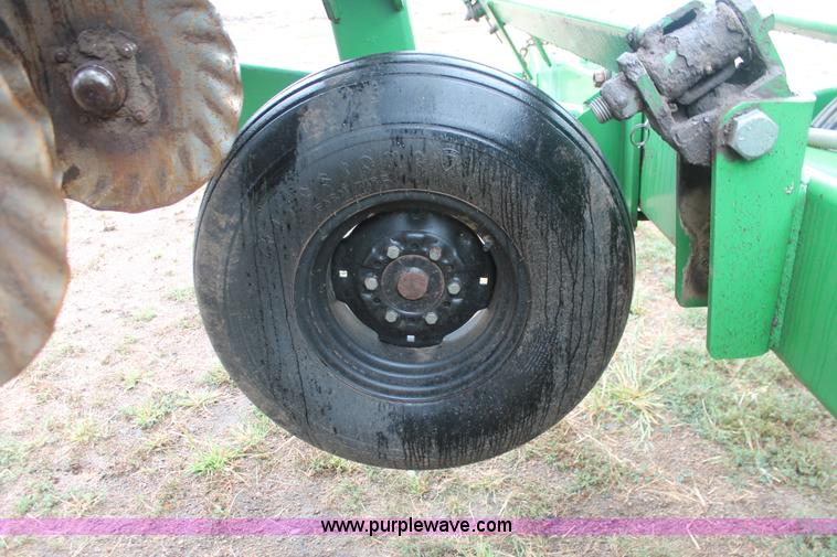 image for item I8070 Great Plains Solid Stand 30 folding no-till drill