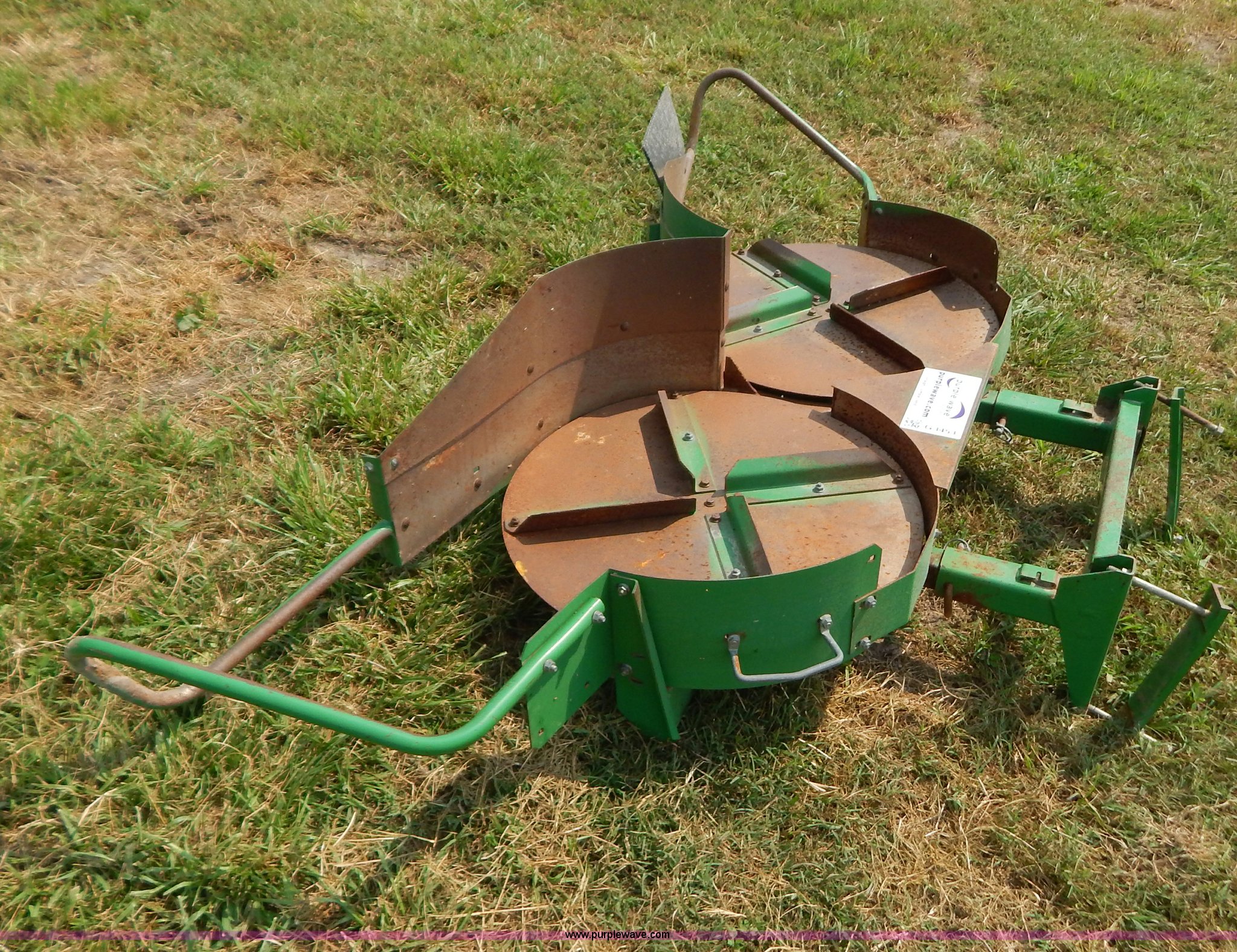 Chaff spreader in Verona, MO Item G3453 sold Purple Wave