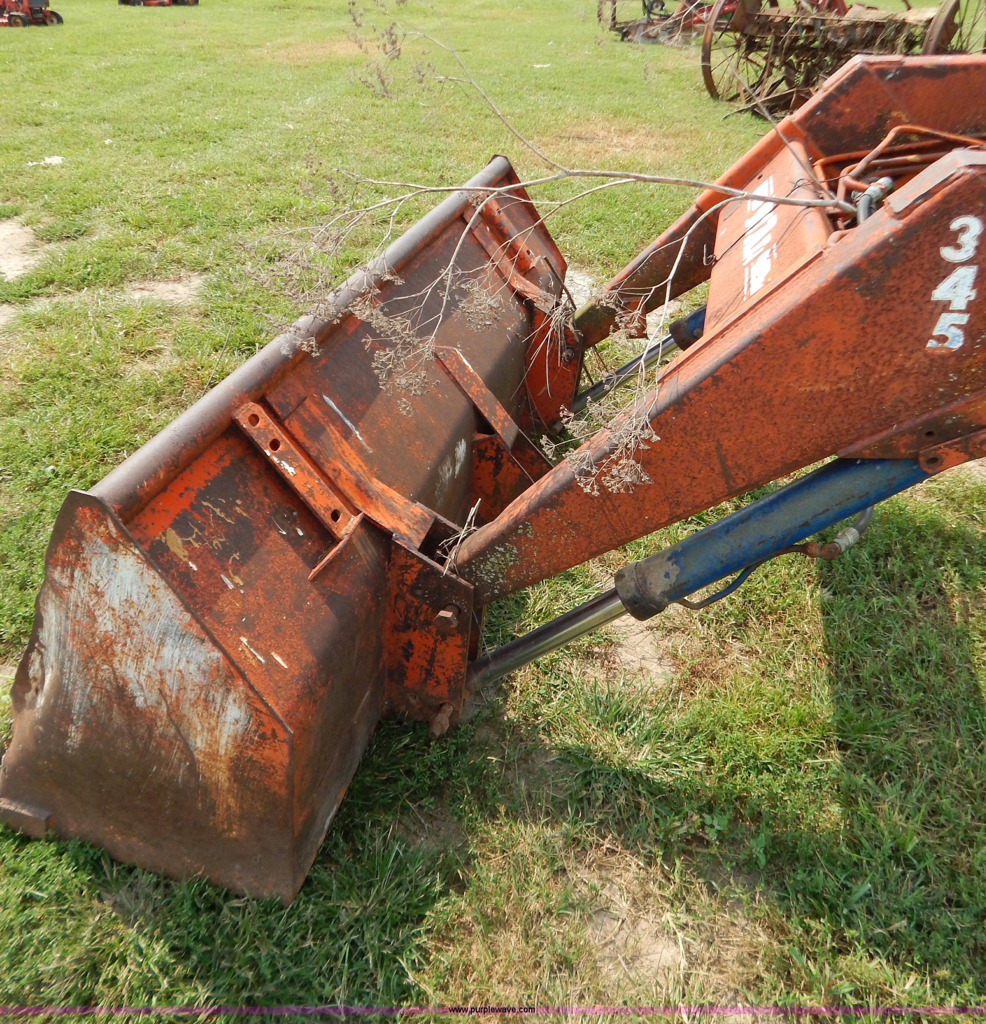 DuAll loader in Verona, MO | Item G3456 sold | Purple Wave