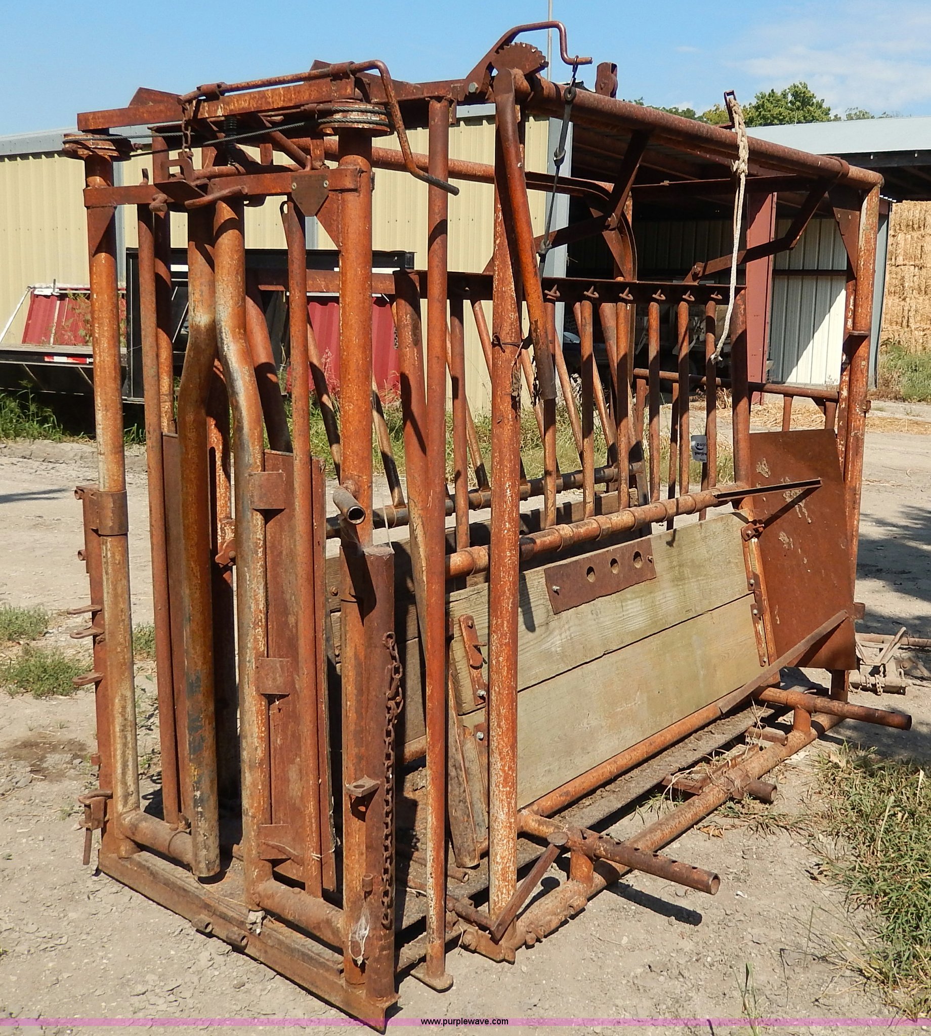 WW portable cattle squeeze chute in Westmoreland, KS Item H6864 sold
