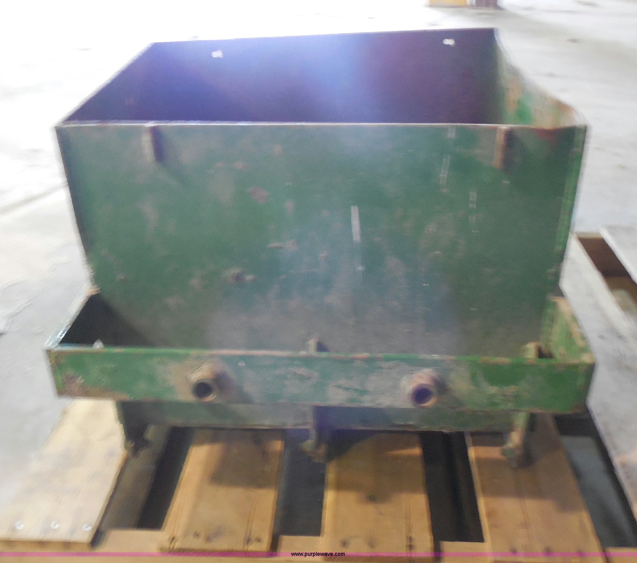 John Deere rock box tractor in Pipestone, MN Item I1450 sold Purple