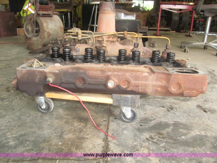 image for item AE9463 Caterpillar 3304 cylinder head