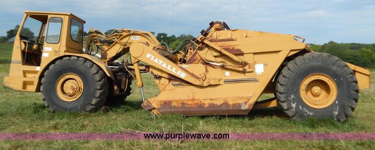 image for item B5813 1978 Fiat-Allis 161 elevating scraper