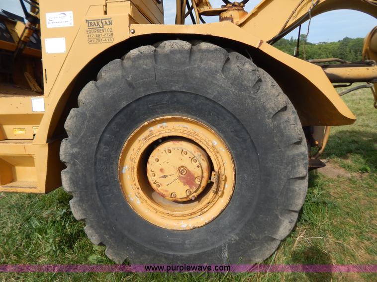 image for item B5813 1978 Fiat-Allis 161 elevating scraper
