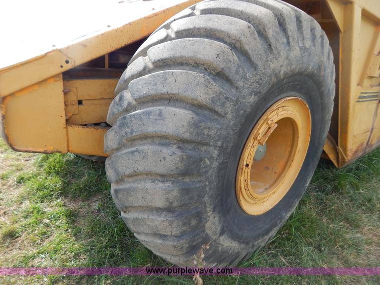 image for item B5813 1978 Fiat-Allis 161 elevating scraper