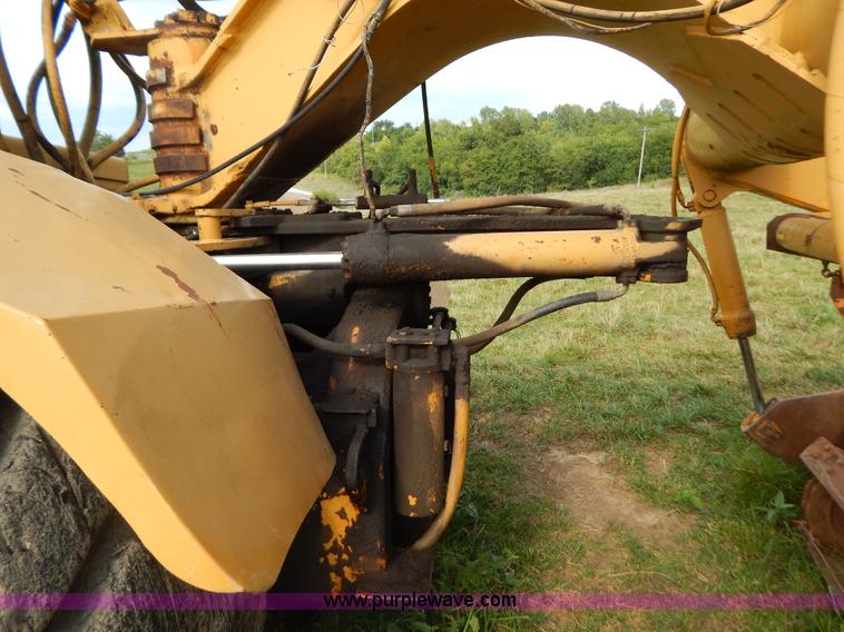 image for item B5813 1978 Fiat-Allis 161 elevating scraper