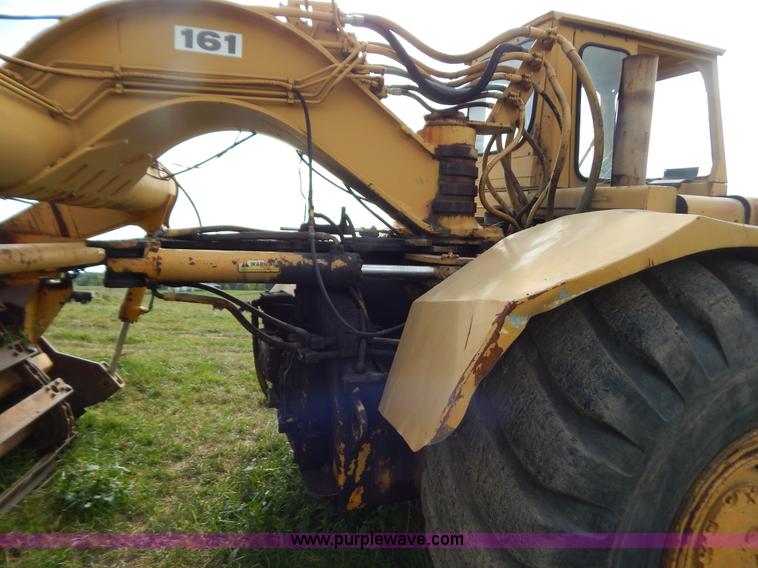 image for item B5813 1978 Fiat-Allis 161 elevating scraper