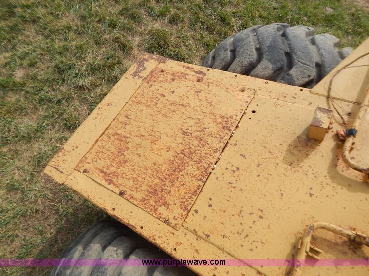 image for item B5813 1978 Fiat-Allis 161 elevating scraper