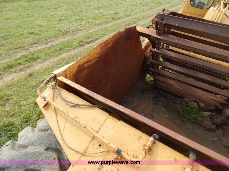 image for item B5813 1978 Fiat-Allis 161 elevating scraper