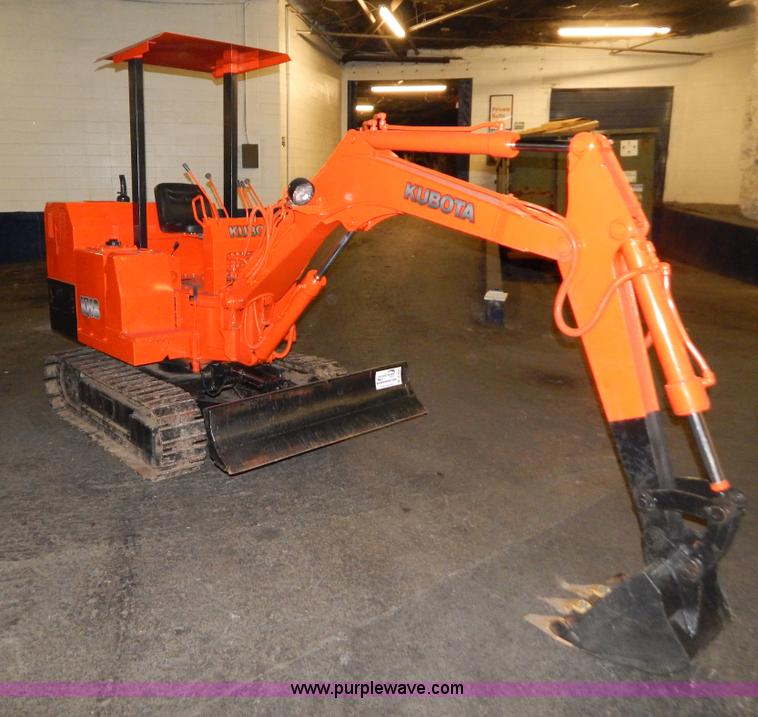 image for item B5822 Kubota KH8 compact excavator