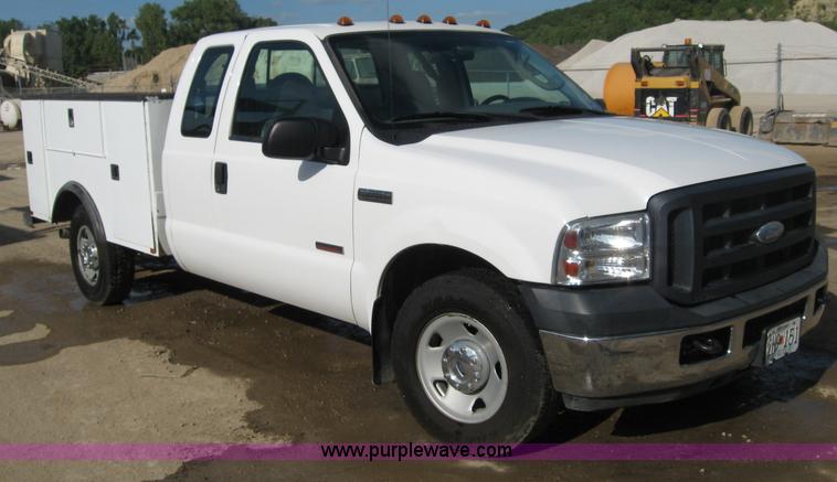 image for item B6426 2006 Ford F250 Super Duty XL SuperCab service truck