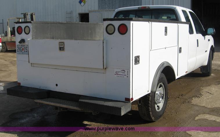 image for item B6426 2006 Ford F250 Super Duty XL SuperCab service truck