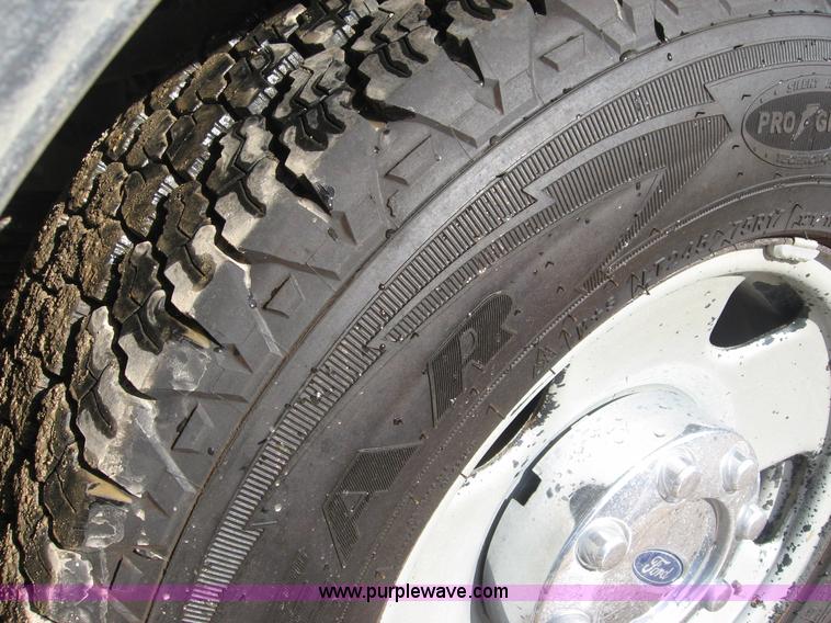 image for item B6426 2006 Ford F250 Super Duty XL SuperCab service truck