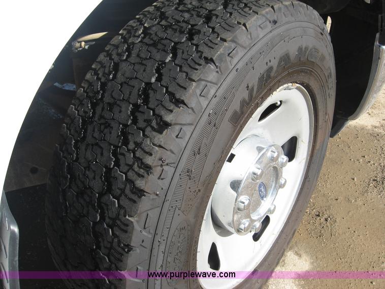 image for item B6426 2006 Ford F250 Super Duty XL SuperCab service truck