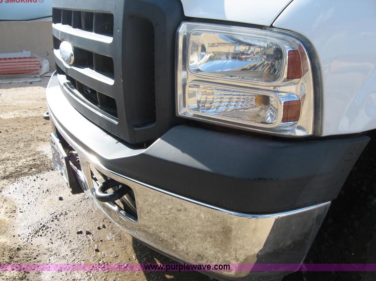 image for item B6426 2006 Ford F250 Super Duty XL SuperCab service truck