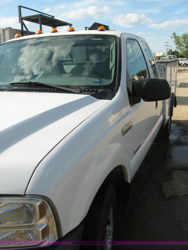 image for item B6426 2006 Ford F250 Super Duty XL SuperCab service truck