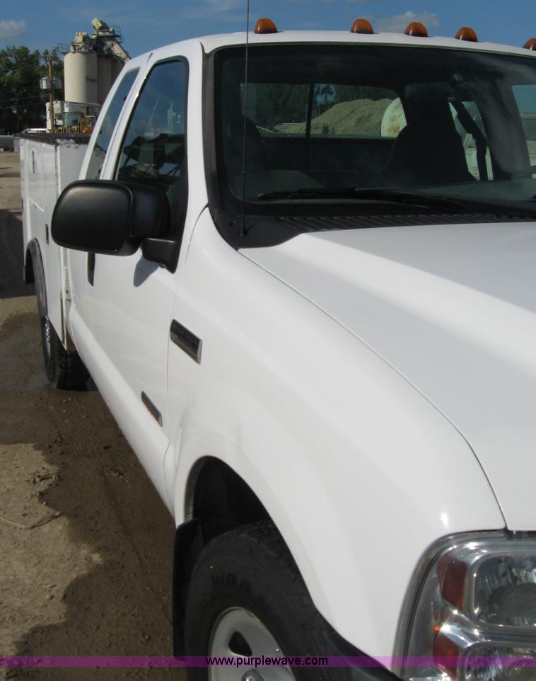 image for item B6426 2006 Ford F250 Super Duty XL SuperCab service truck