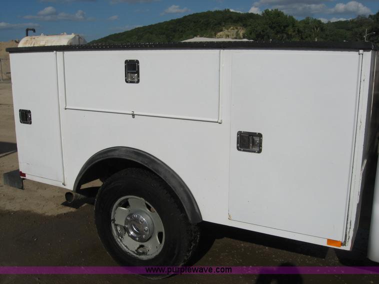 image for item B6426 2006 Ford F250 Super Duty XL SuperCab service truck