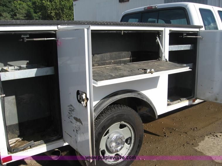 image for item B6426 2006 Ford F250 Super Duty XL SuperCab service truck