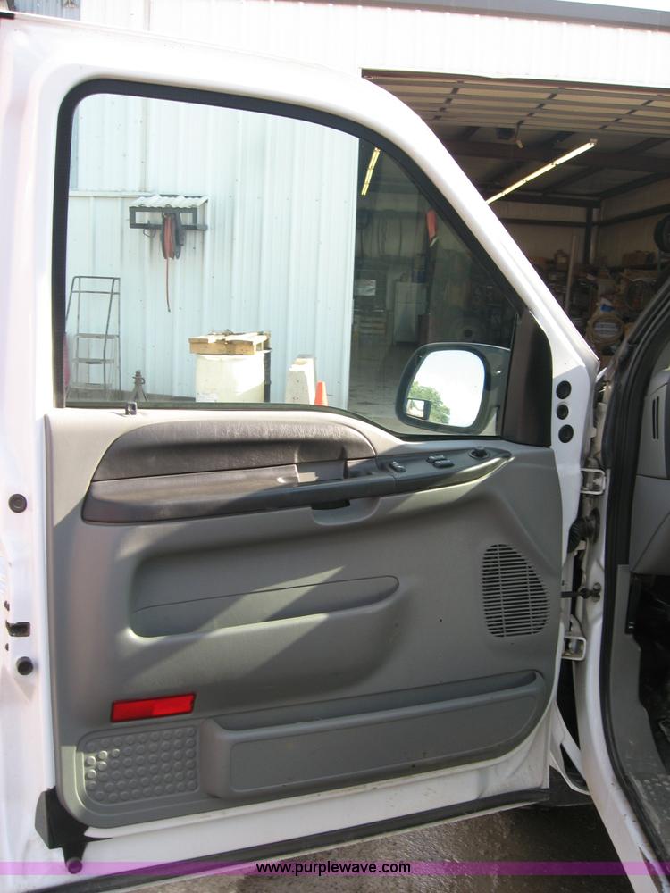 image for item B6426 2006 Ford F250 Super Duty XL SuperCab service truck