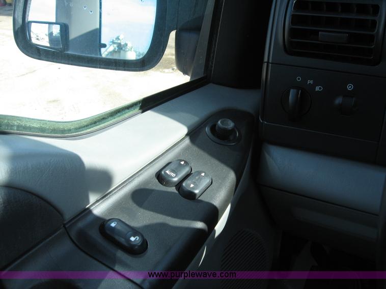 image for item B6426 2006 Ford F250 Super Duty XL SuperCab service truck