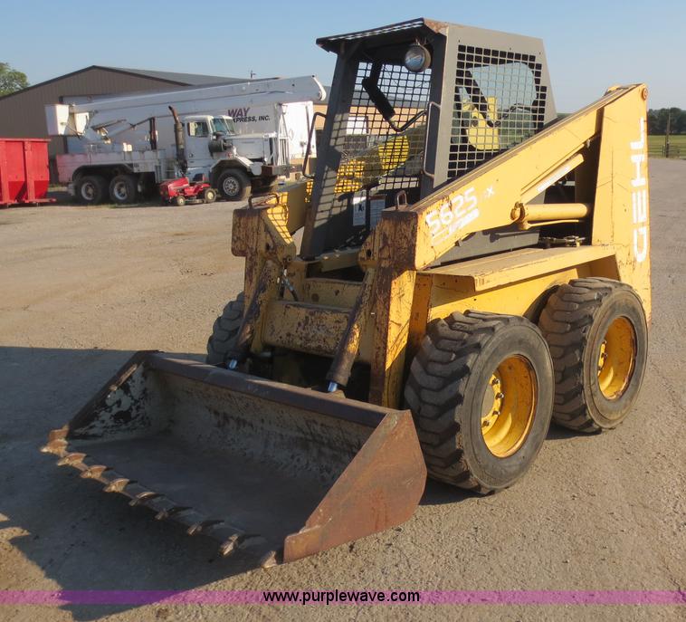 image for item D5948 1995 Gehl SL5625 skid steer