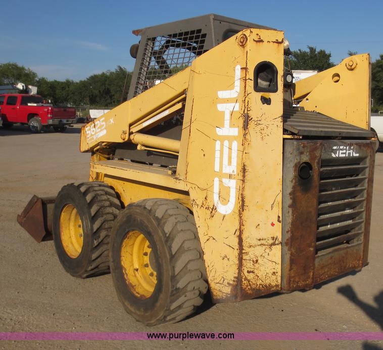 image for item D5948 1995 Gehl SL5625 skid steer
