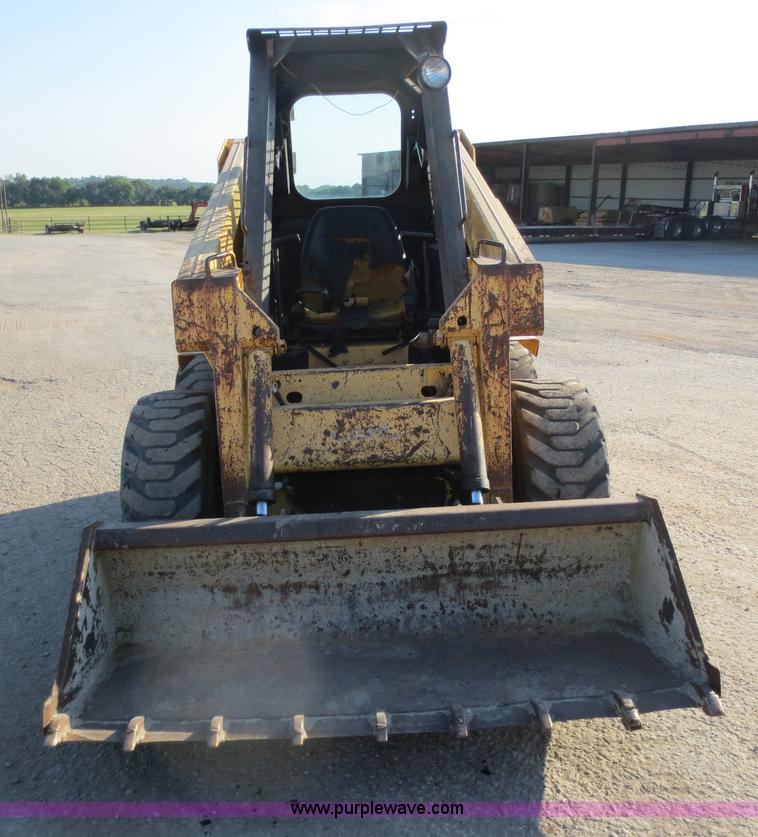 image for item D5948 1995 Gehl SL5625 skid steer