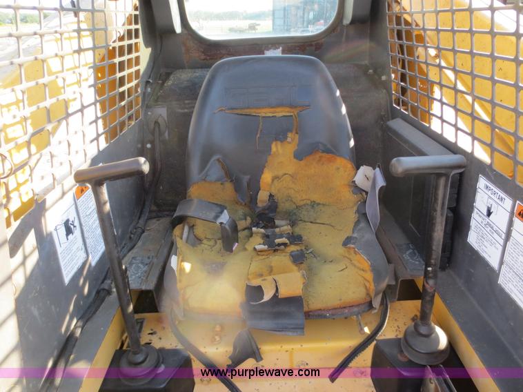image for item D5948 1995 Gehl SL5625 skid steer