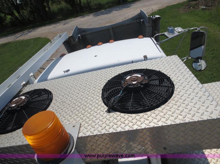 image for item D5957 1994 GMC TopKick service truck