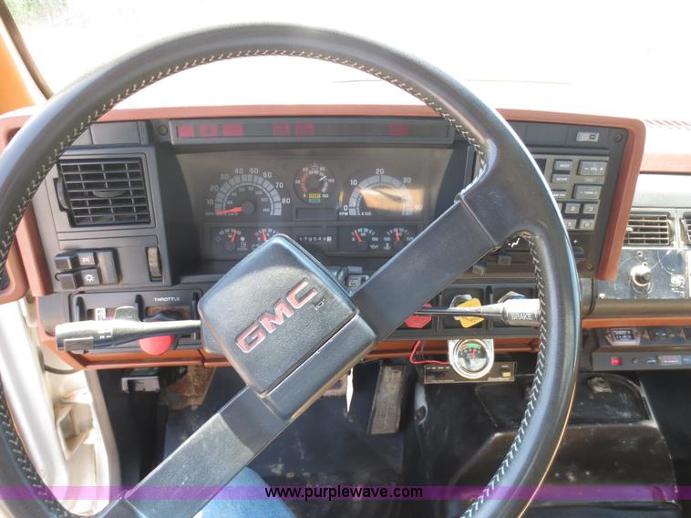 image for item D5957 1994 GMC TopKick service truck