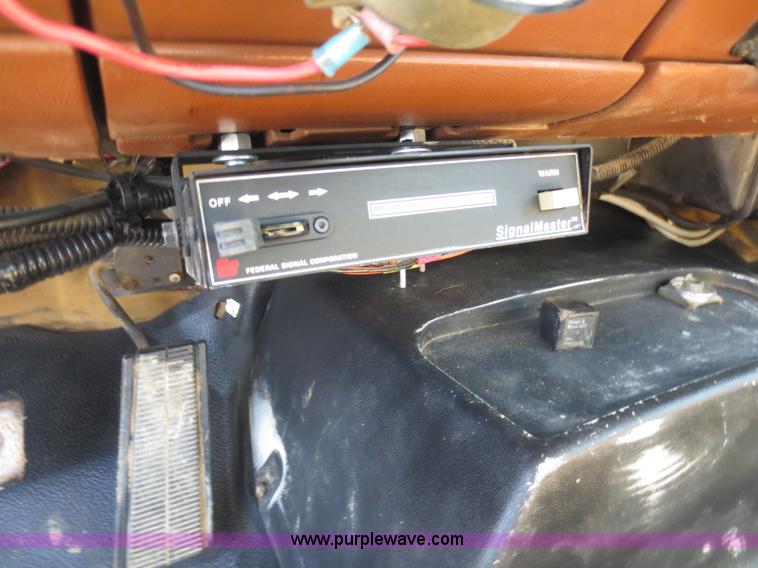 image for item D5957 1994 GMC TopKick service truck