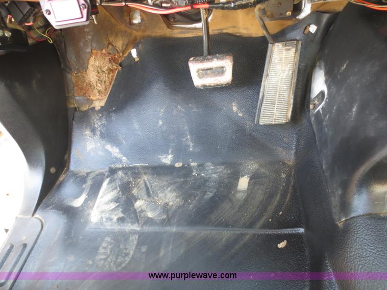 image for item D5957 1994 GMC TopKick service truck