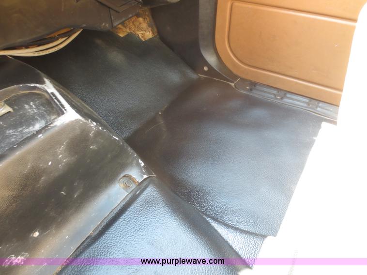 image for item D5957 1994 GMC TopKick service truck