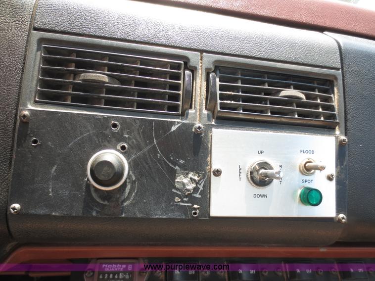 image for item D5957 1994 GMC TopKick service truck