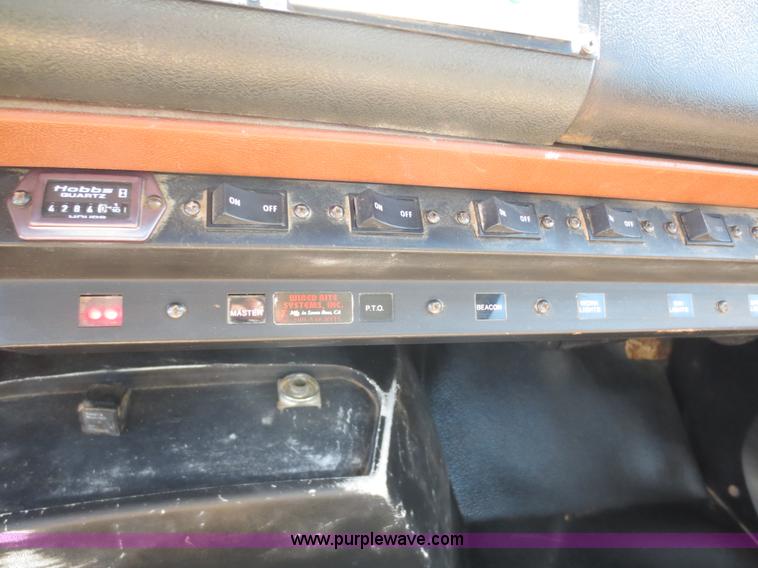 image for item D5957 1994 GMC TopKick service truck