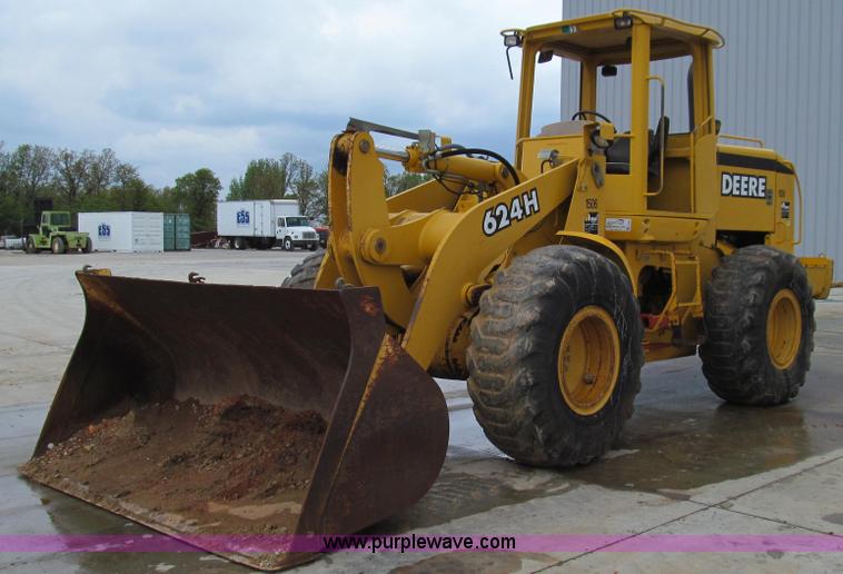 image for item E3937 1999 John Deere 624H loader