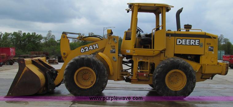 image for item E3937 1999 John Deere 624H loader