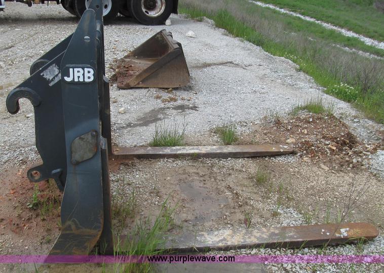 image for item E3937 1999 John Deere 624H loader