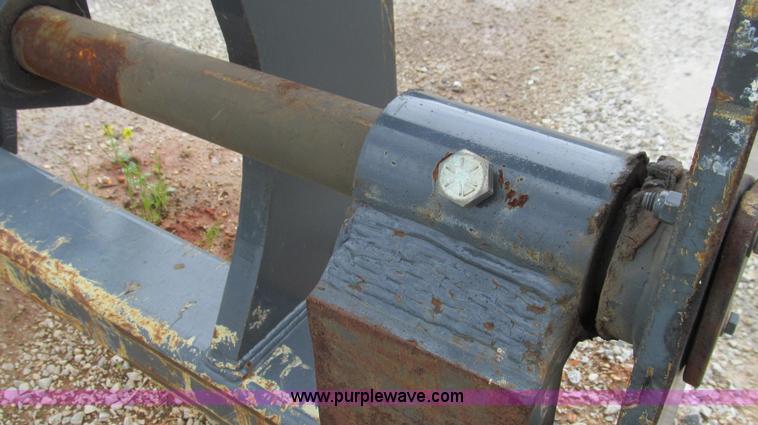 image for item E3937 1999 John Deere 624H loader