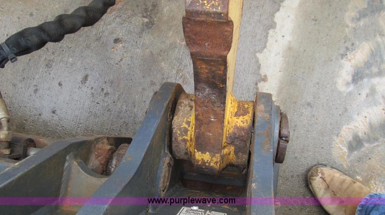 image for item E3937 1999 John Deere 624H loader